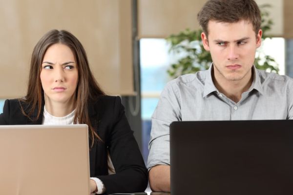 Varför uppstår konflikter på jobbet?